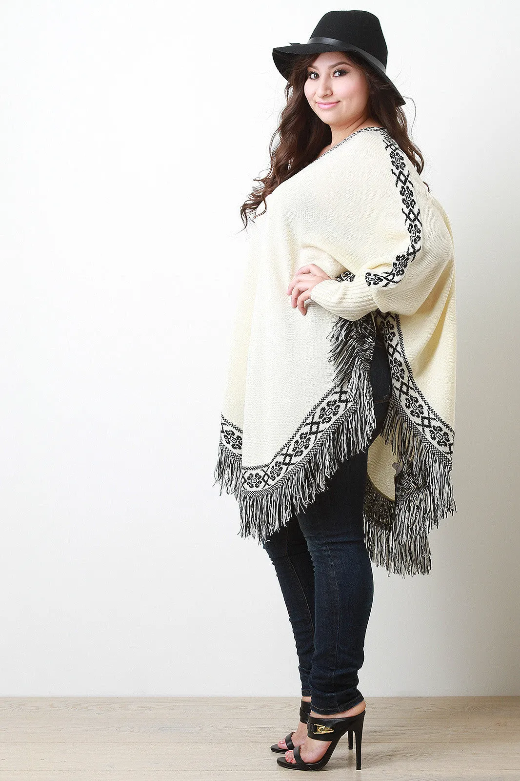 Abstract Print Fringe Trim Long Sleeves Poncho