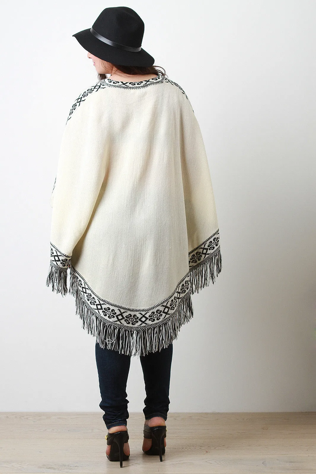 Abstract Print Fringe Trim Long Sleeves Poncho