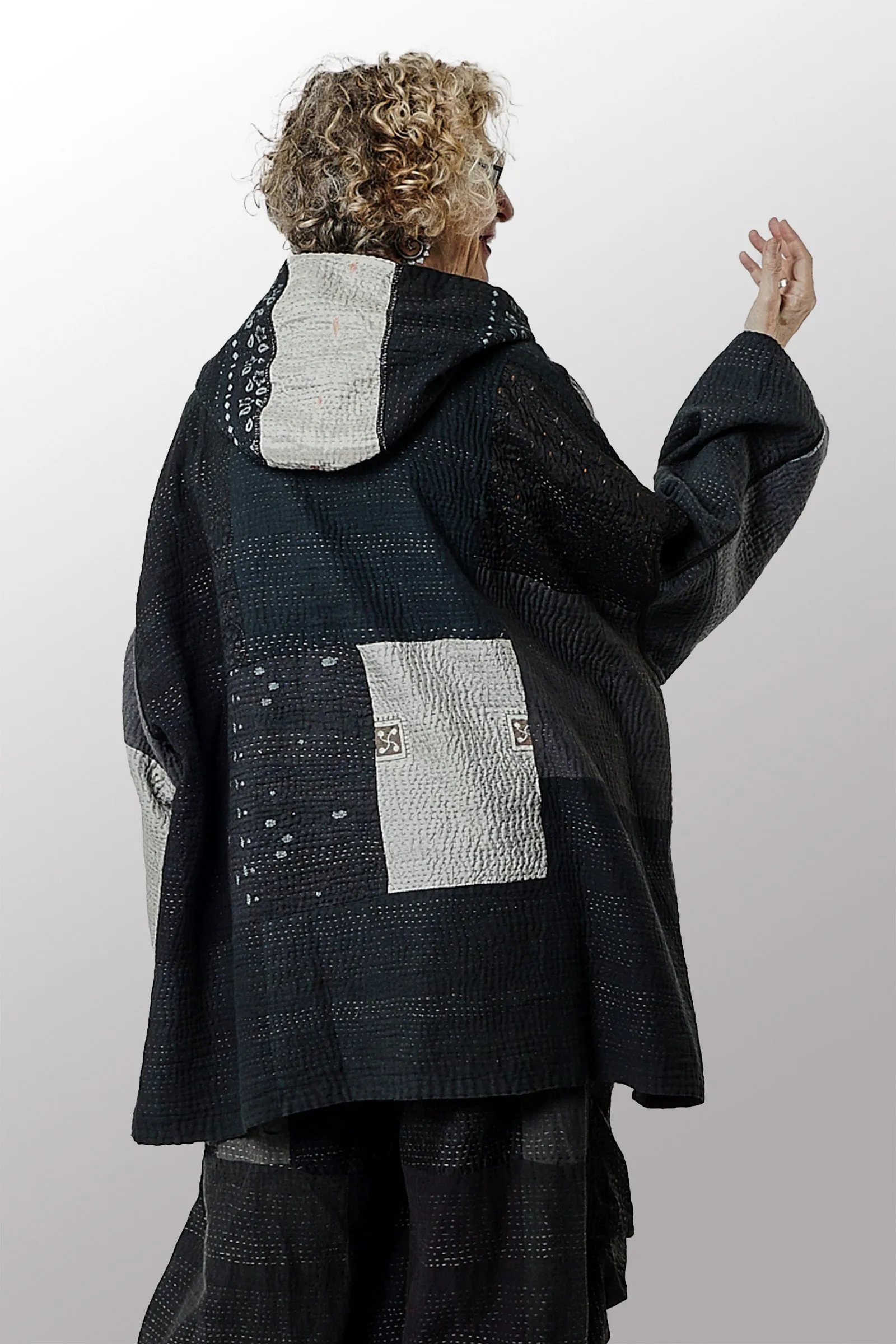 COTTON SILK SW PATCH OMBRE KANTHA HOODIE PONCHO - wo4064-blk -