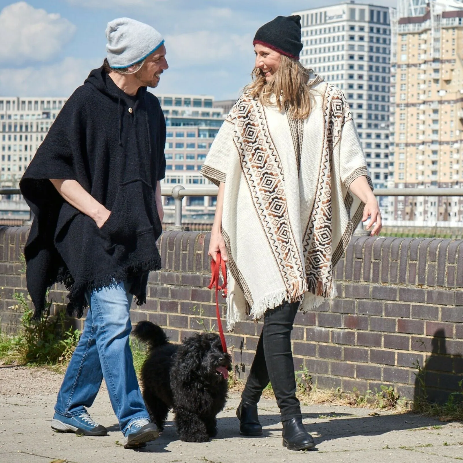 Guanabana - Llama Wool Unisex South American Handwoven Hooded Poncho - white with diamonds pattern