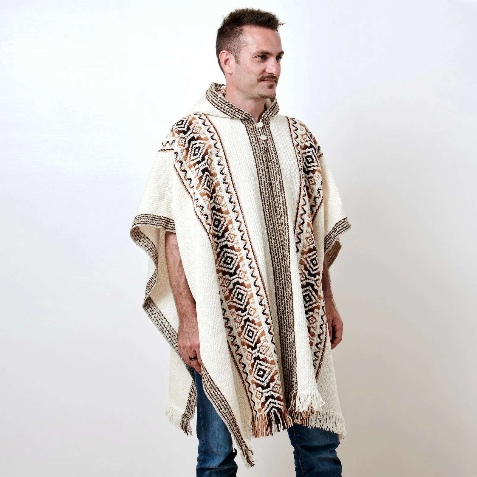 Guanabana - Llama Wool Unisex South American Handwoven Hooded Poncho - white with diamonds pattern