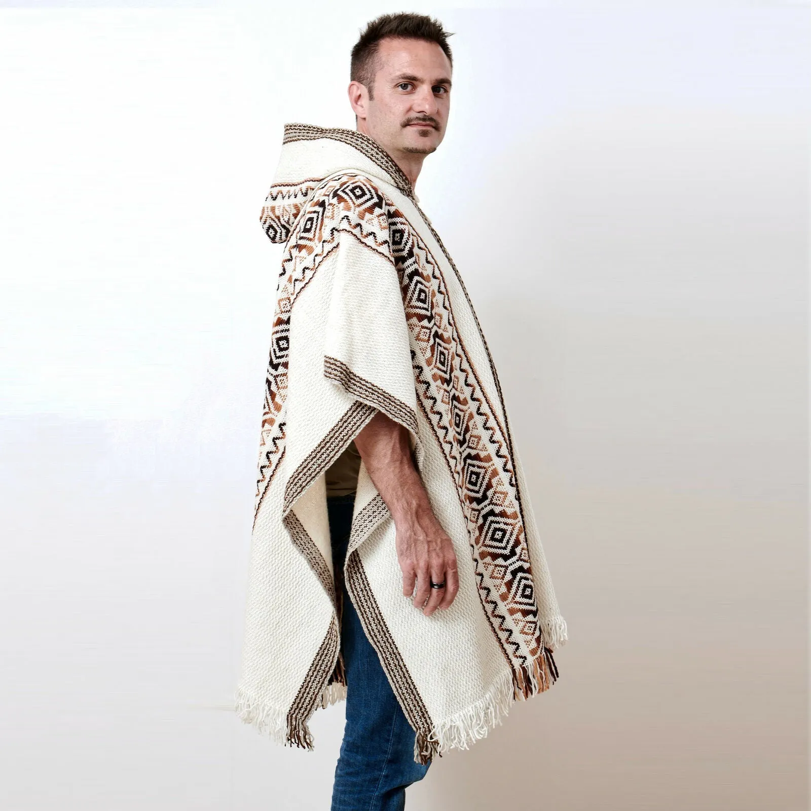 Guanabana - Llama Wool Unisex South American Handwoven Hooded Poncho - white with diamonds pattern