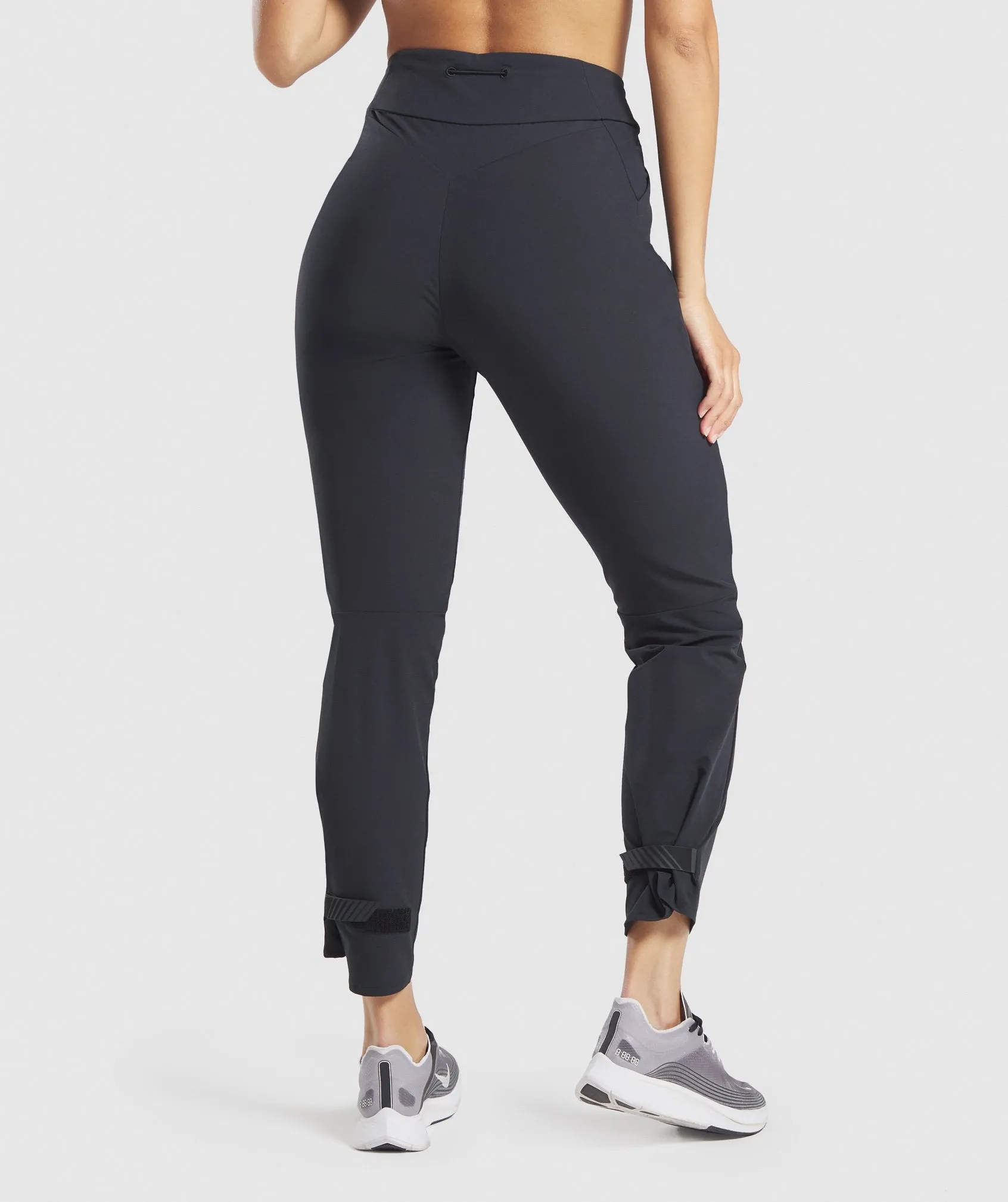 Gymshark Venture Joggers - Black