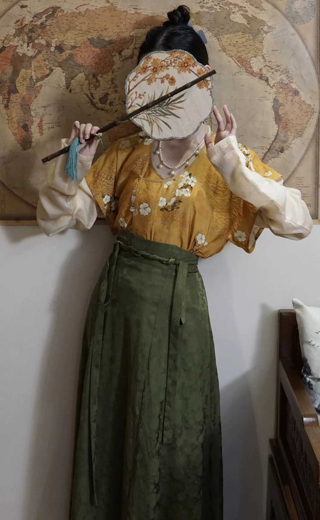 Holding the Moon 上揽月 Olive Green Weijin Tang 10 Panel Poqun Skirt