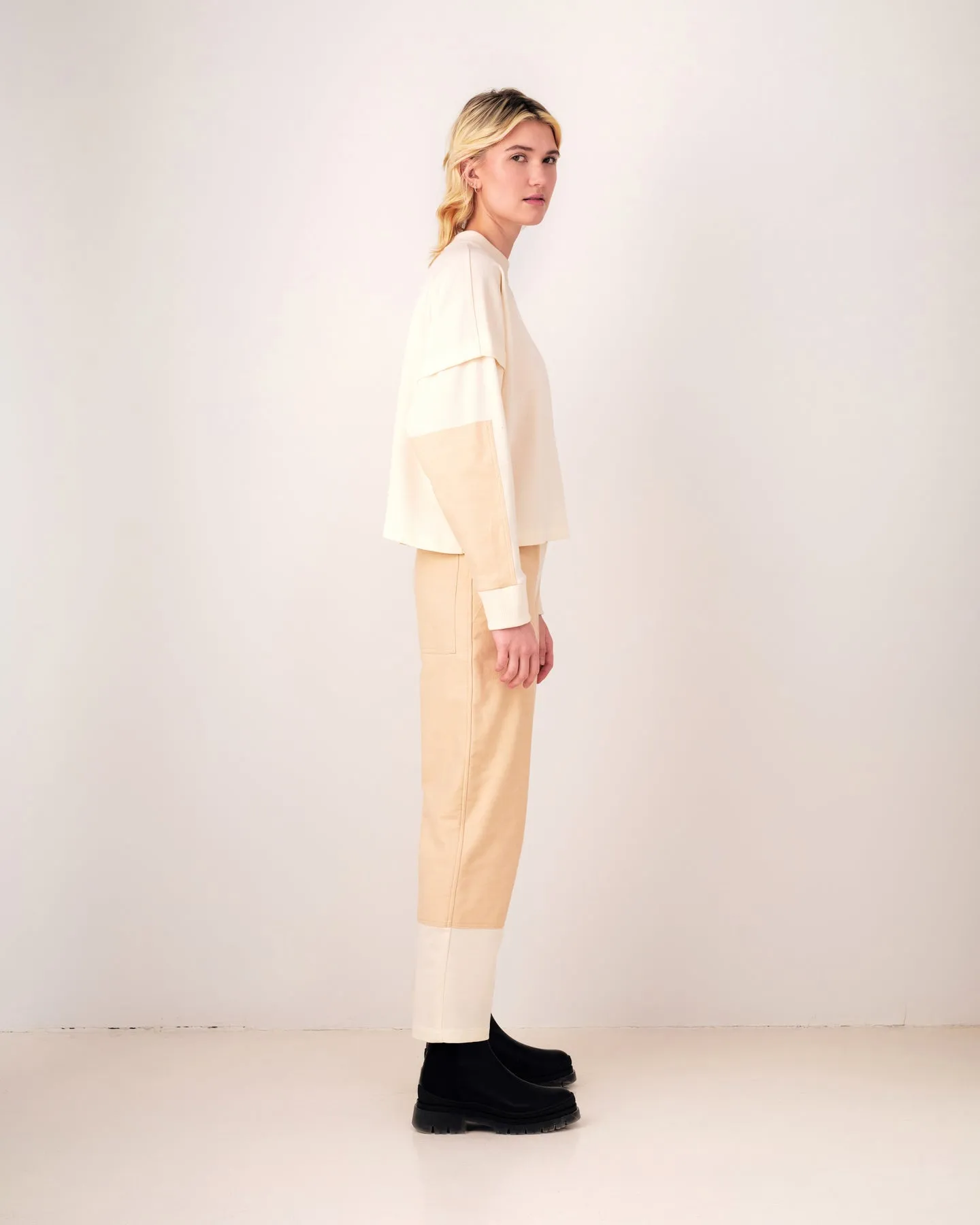 Odeyalo Okini Pants (Beige)