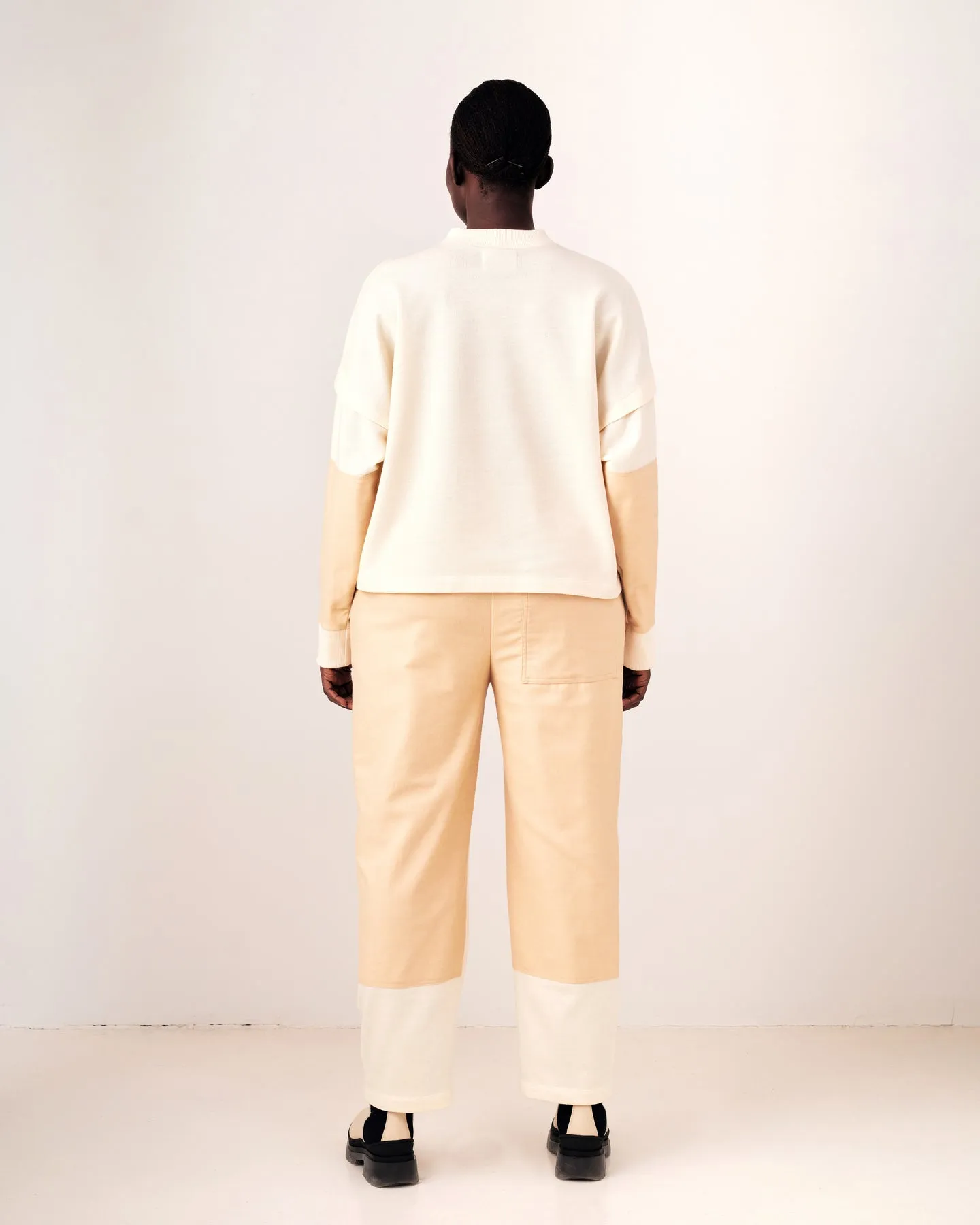 Odeyalo Okini Pants (Beige)