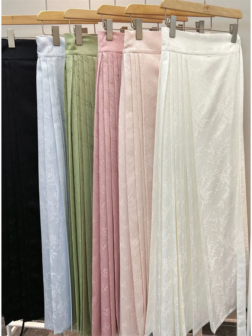 Yue Liang 月亮 Moon Beam Pastel Mamian Skirt